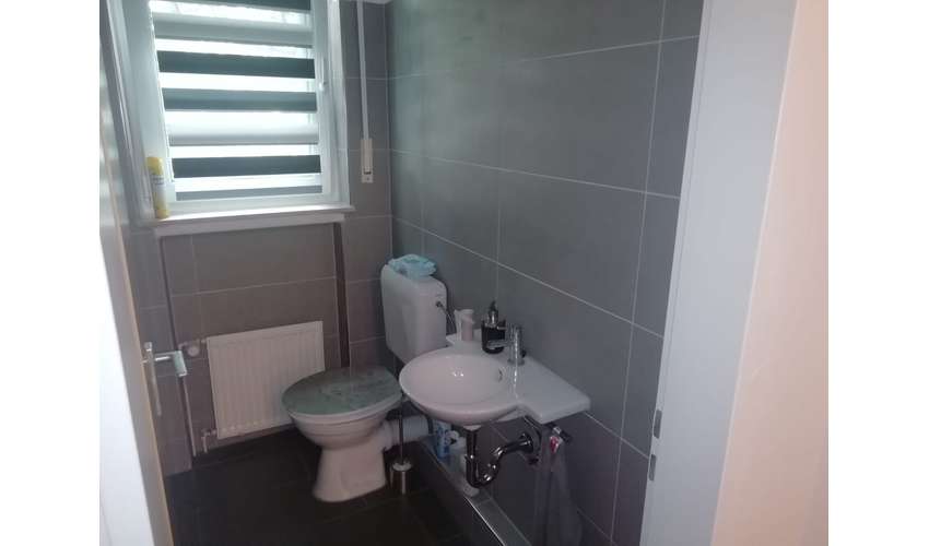 Schöne Zwei-Zimmerwohnung mit Balkon und Garage.